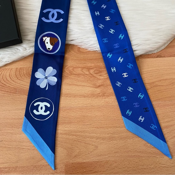 CHANEL Bandeau Silk Twill Scarf - Picture 3 of 14